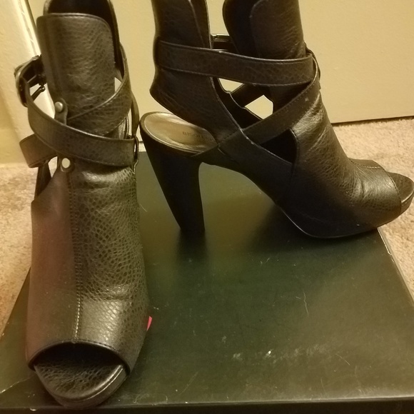 ‼FINAL PRICE‼ For Michele Bohbot Bisou Bisou heels - Picture 3 of 6